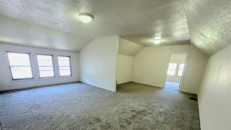 1700 W Smith St — 7
