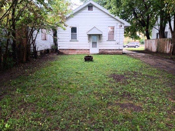 1809 S Stanley St — 7