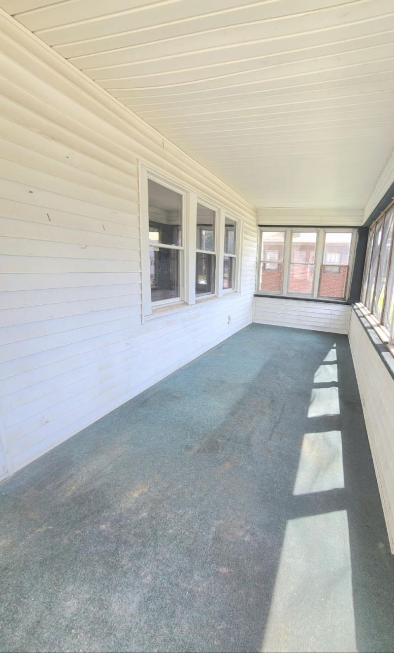 407 E Archer Ave — 2