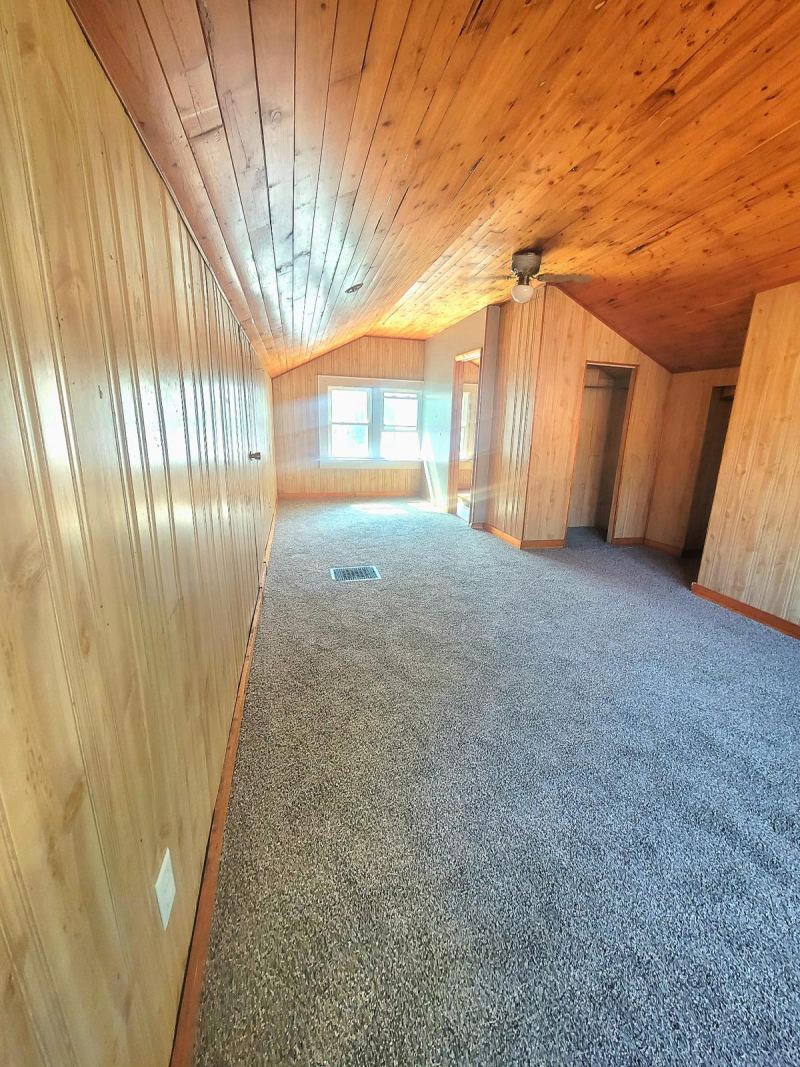 407 E Archer Ave — 8